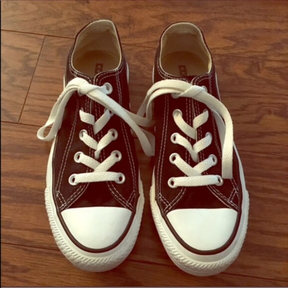 Converse Sneakers Sz 6